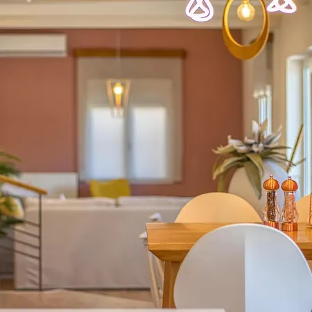 New 60m To The Beach 3 Bedroom Maisonette Magnolia 140m2 Semesterbostad